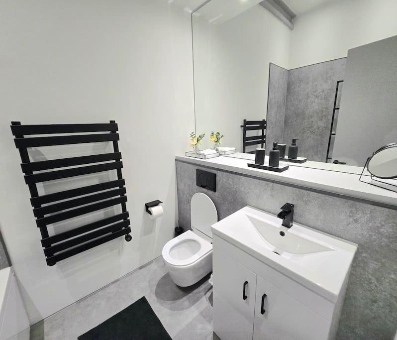 Appartamento Modern Duplex Penthouse Panoramic Views & Parking Bradford  Esterno foto